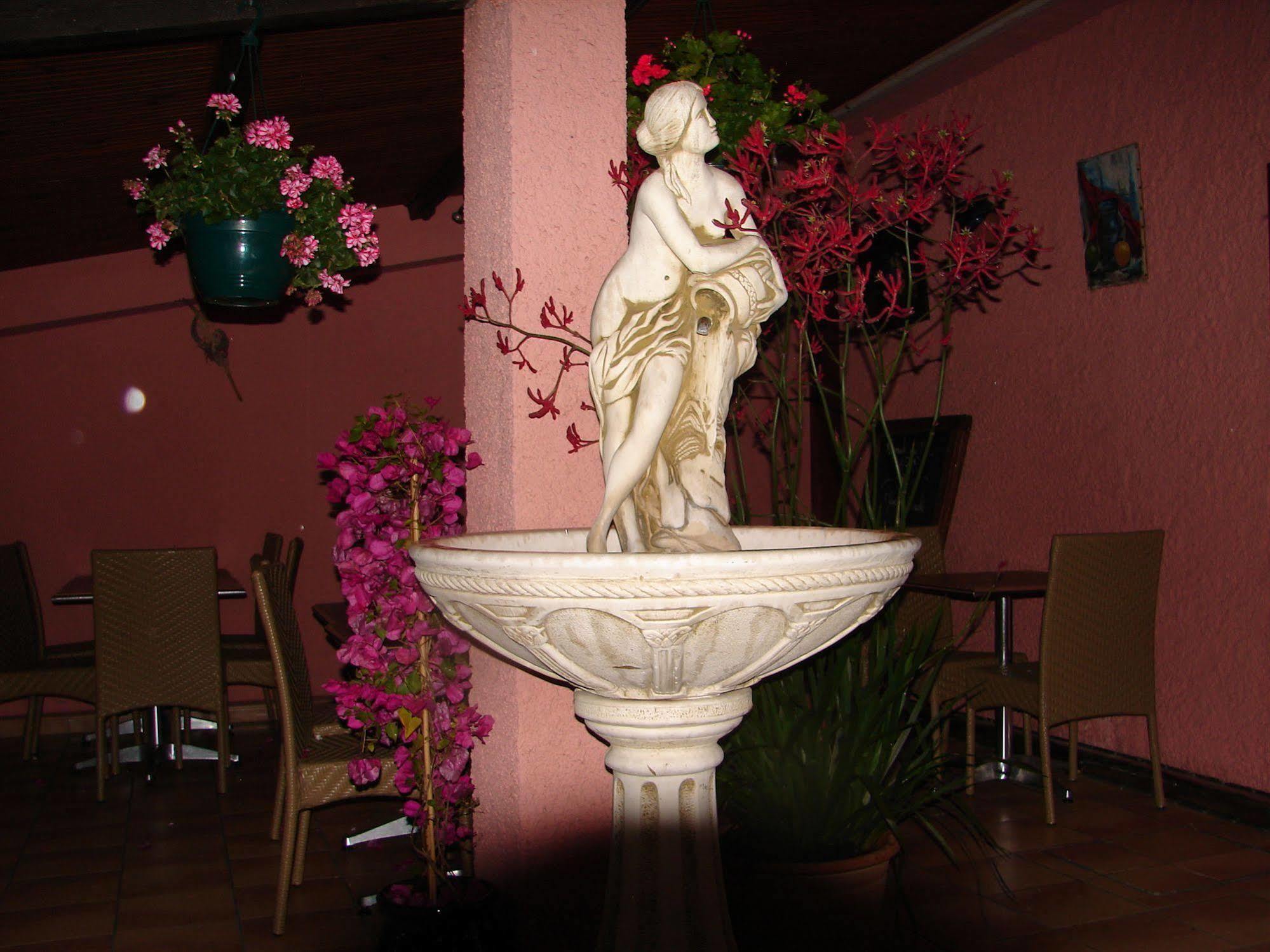 Logis Hotel Restaurant Les Charmettes Argeles-sur-Mer Exterior photo